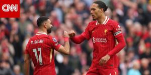 موقف "طريف" بين محمد صلاح وفان دايك بعد مباراة ليفربول وإيفرتون