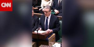 شاهد.. اعتذار رسمي من رئيس وزراء بريطانيا لضحايا إبستين بعد جدل تعيين سفير سابق لدى أمريكا