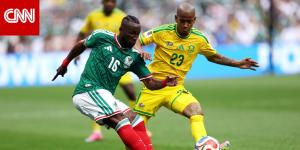 وفاة لاعب جنوب إفريقي بعد حوالي أسبوعين على مشاركته في كأس العالم