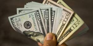 ارتفاع الدولار مع تجدد المواجهات الأمريكية الإيرانية وترقب بيانات التضخم