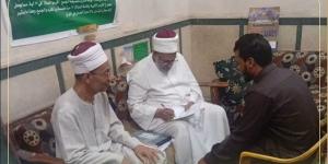 مدير أوقاف قنا يجري مقابلات المتقدمين لمكاتب التحفيظ بمسجد الوحدة العربية
