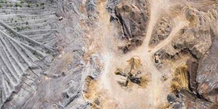 الصناعة: تأهّل 31 شركة محلية وعالمية للمنافسة على رخص الكشف في 3 أحزمة