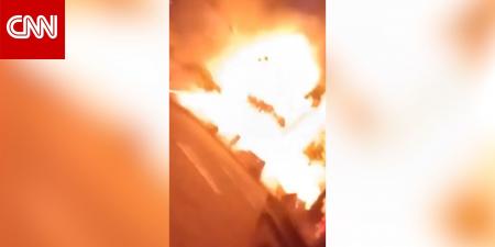 هزت محيطها بقوة.. انفجار عنيف لسيارة خارج مركز تجاري بالإكوادور