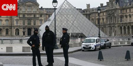 فرنسا تعلن قيمة "كنوز اللوفر" المسروقة.. وتوجه تحذيرا إلى اللصوص بشأن بيعها