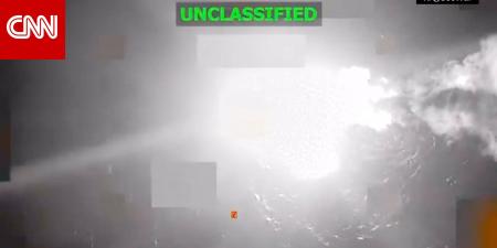 شاهد.. هيغسيث ينشر فيديو لضربة أمريكية قاتلة ضد قوارب يزعم تهريبها للمخدرات دون أدلة