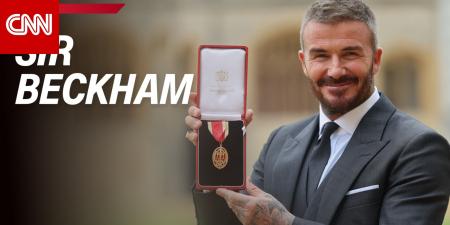 الملك تشارلز يقلد ديفيد بيكهام لقب "فارس".. كيف كان رد فعل نجم كرة القدم؟