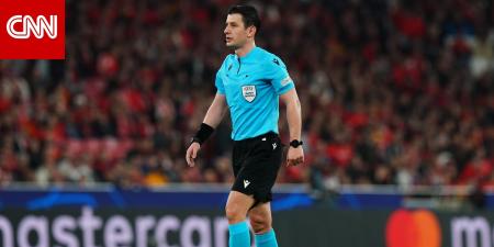 موقف "محرج" لحكم تركي خلال مباراة الأهلي والزمالك