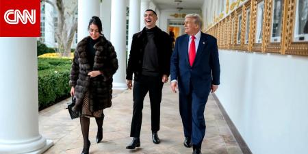 فيديو رونالدو وترامب يتجولان سويًا.. ما الرسالة التي ضمّنها البيت الأبيض؟