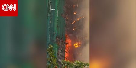 أخطر حريق في تاريخ هونغ كونغ الحديث يدمر 7 أبراج سكنية.. شاهد ما رصده مراسل CNN