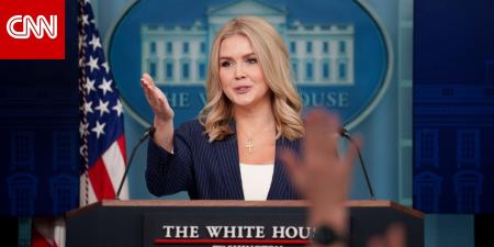 دائرة الهجرة الأمريكية تعتقل امرأة تربطها صلة قرابة بالمتحدثة باسم البيت الأبيض