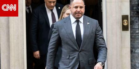 بعد مداهمة وكالات مكافحة الفساد لمنزله.. كبير مستشاري زيلينسكي يستقيل من منصبه