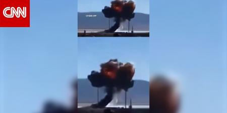 لحظة تحطم مقاتلة أمريكية من طراز F16 في كاليفورنيا