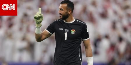 طالبه بـ"التواضع أكثر".. جدل حول تصريح حارس الأردن عن سالم الدوسري