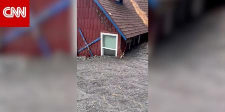 مشاهد صادمة لعاصفة مدمّرة في كاليفورنيا.. منازل وسيارات تحت الوحل