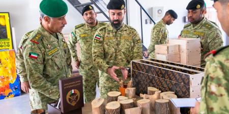 وكيل الحرس الوطني يزور معسكر التحرير ويتفقد المشاغل والورش الفنية