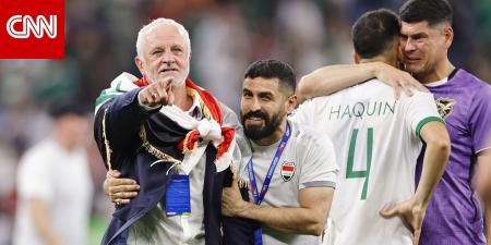 تصرف "لافت" من الجالية العراقية في أستراليا مع المدرب غراهام أرنولد