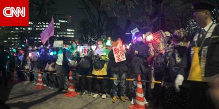 احتجاجات نادرة في اليابان ضد الحرب على إيران.. ومراسلة CNN توثق الحدث