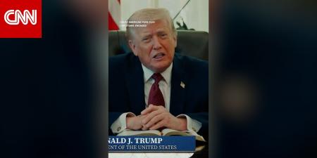 شاهد ترامب يقرأ الكتاب المقدس بعد جدل خلافه مع بابا الفاتيكان