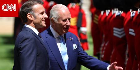 "لولانا لكنتم تتحدثون الفرنسية".. ماكرون يتفاعل مع مزحة ملك بريطانيا بحضور ترامب