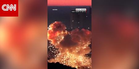 وابل من الصواريخ الروسية يضرب كييف.. شاهد كيف وصف محرر CNN تلك الليلة