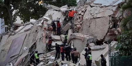 فرق الإنقاذ تمشط أنقاض زلزالي فنزويلا والمفقودون بالآلاف