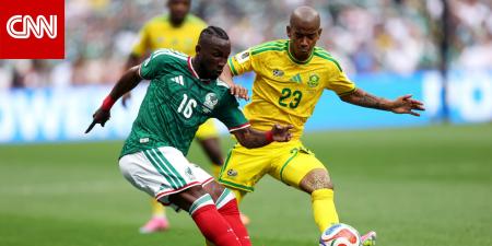 وفاة لاعب جنوب إفريقي بعد حوالي أسبوعين على مشاركته في كأس العالم