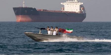 تراجع الملاحة بمضيق هرمز 60% وسط الهجمات الإيرانية والحصار الأمريكي