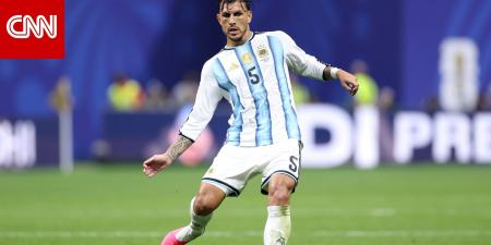 برسمة لتدخّله أمام عمر مرموش.. عائلة لاعب الأرجنتين تستقبله بعد عودته من المونديال