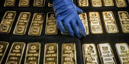 مشتريات صينية تدعم استقرار الذهب فوق 4000 دولار