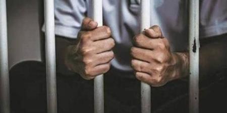 روح اتعالج من السم اللي بتشربه، مدمن آيس ينهي حياة والدته بـ35 طعنة في إمبابة
