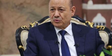 العليمي يدعو اليمنيين إلى التعبئة العامة والالتحاق بالقوات المسلحة