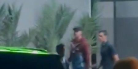 شاهد، كريستيانو رونالدو يصل مدريد بعد مغادرته معسكر منتخب البرتغال