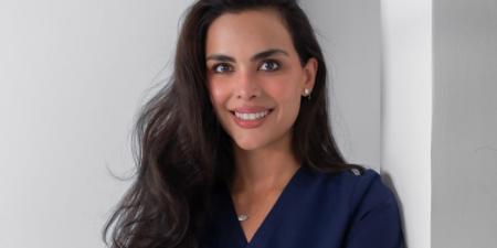 نبأ هام .. د. سارة خريبط أول كويتية وخليجية تنال جائرة «Kramer» الأميركية للتميز في جراحة اللثة وزراعة الأسنان - بوابة مصر الجديدة