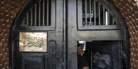تأجيل تطبيق قانون “الإجراءات الجنائية” يشعل احتجاجات في سجون مصرية