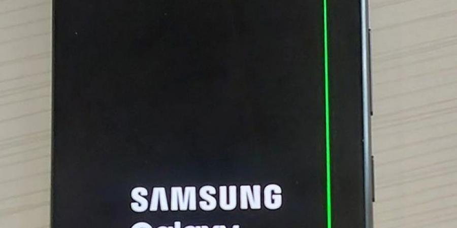 مشكلة “الخط الأخضر” تظهر في شاشة بعض من وحدات Galaxy S24 Ultra