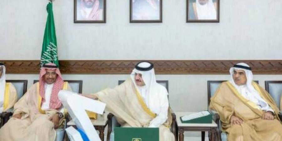 أمير المنطقة الشرقية يُدشّن مشروع إنشاء 84 مصنعاً جاهزاً بالمدن الصناعية بالدمام