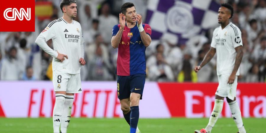 برشلونة يكشف طبيعة إصابة ليفاندوفسكي.. هل سيغيب عن مواجهة ريال مدريد؟