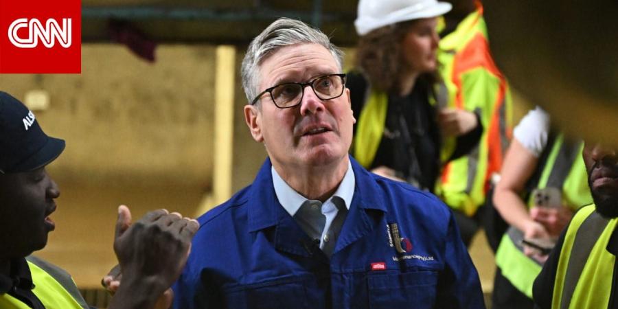 فيديو لحظة تعثّر رئيس وزراء بريطانيا كير ستارمر بجنوب أفريقيا يشعل تفاعلا