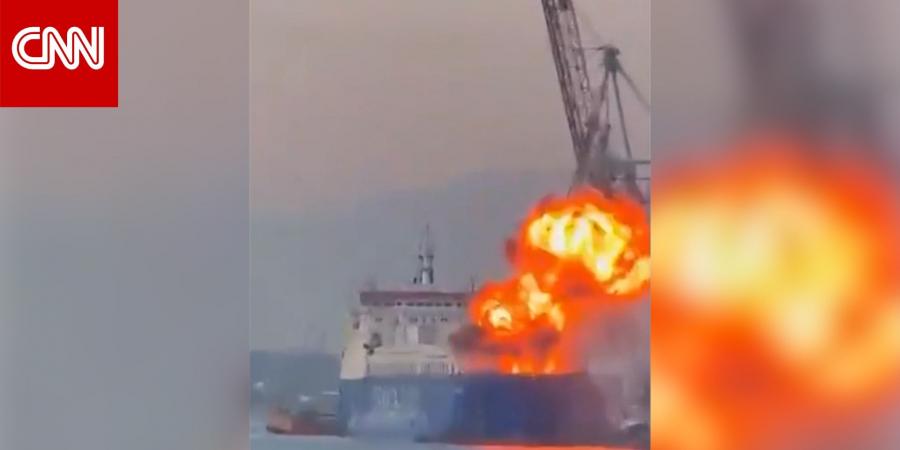 تضرر 3 سفن تركية بهجوم روسي على ميناء أوكراني.. وكاميرا توثق لحظة استهداف إحداها