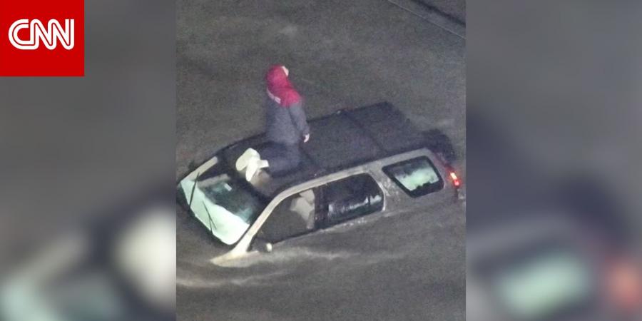 شاهد ما فعلته "درون" لإنقاذ رجل عالق فوق سيارة وسط فيضان واشنطن