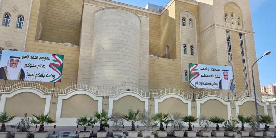 الكنيسة المصرية تتزين بعلم الكويت وصور القيادة احتفالاً بالأعياد الوطنية