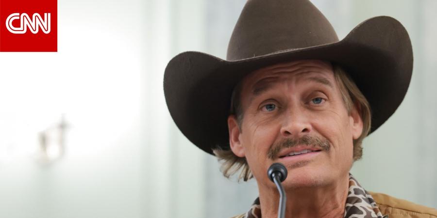 فيديو طائرة الأباتشي قرب منزل المغني كيد روك.. وزير دفاع أمريكا يعلق: لا توقيف للطيارين أو تحقيقات