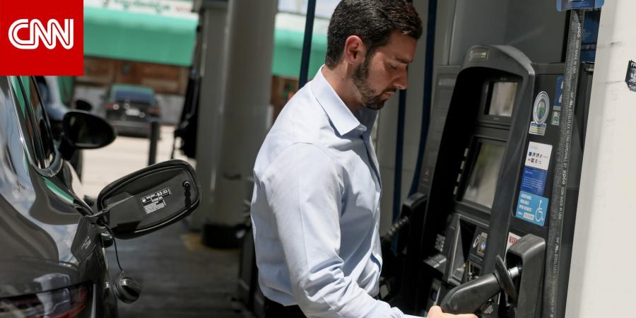 وسط الصراع مع إيران.. كيف تطوّرت أسعار النفط عالميًا والوقود في أمريكا؟