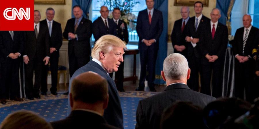 مصادر لـCNN: الرقم "8647" ومزاعم حول معناه يؤدي لاتهام رئيس FBI السابق بتهديد ترامب