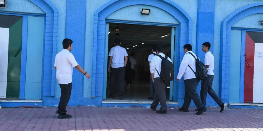 نحو 90 ألف طالب ثانوي عادوا إلى مقاعد الدراسة حضورياً اليوم