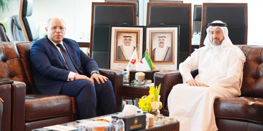 رئيس «الطيران المدني» يبحث مع السفير المصري سبل تعزيز التعاون