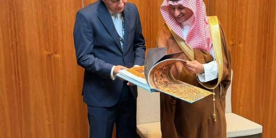 مصر والسعودية تبحثان تعزيز التعاون السياحي وتنشيط حركة السفر بين البلدين