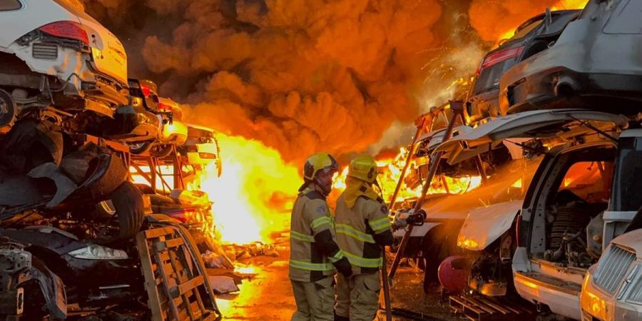 مصرع شخصين وإصابة 6 في ثلاث حرائق وحادث تصادم بحري في الزور    