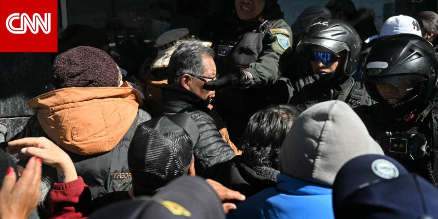 رئيس بوليفيا يعلن حالة الطوارئ بعد 50 يومًا من الاحتجاجات.. والجيش يتحرك لاستعادة النظام