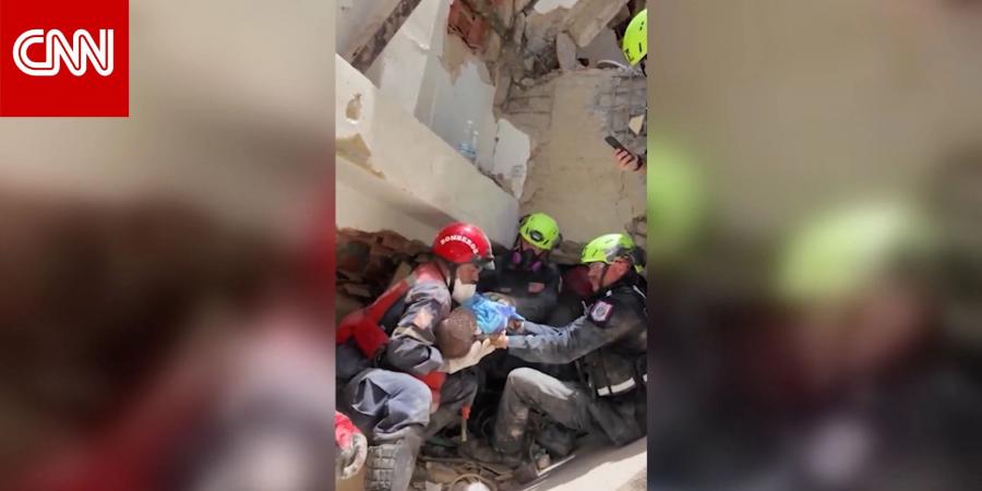 علا صوت بكائه.. شاهد إنقاذ رضيع من تحت الأنقاض بعد أيام من زلزال فنزويلا